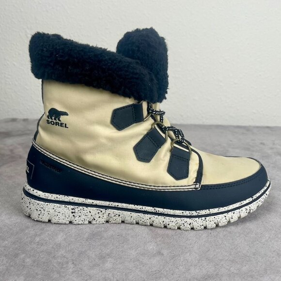 Sorel Cozy Carnaval Waterproof Boots  Womens Size 8 - Picture 1 of 16
